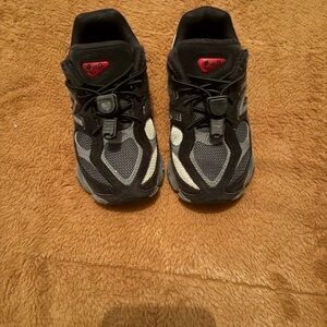 New Balance Kids Sneakers - Black and Red